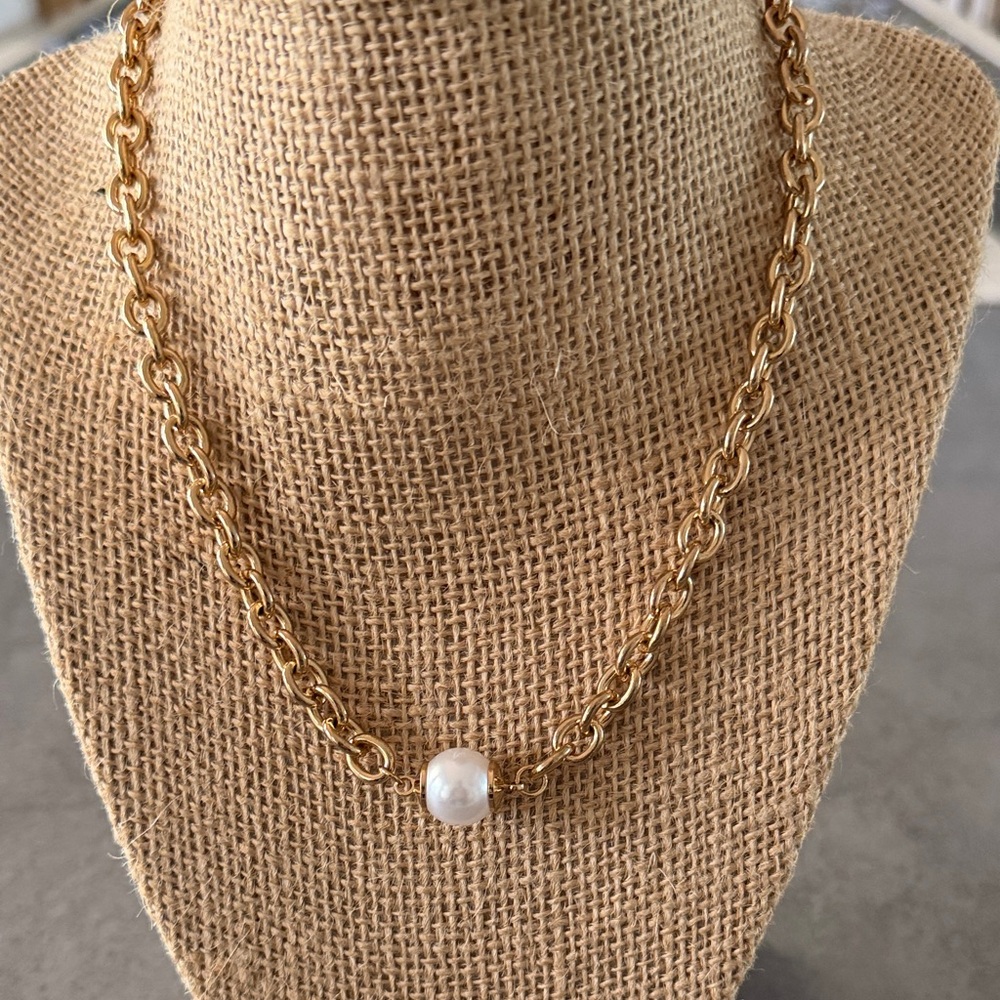Gold and Pearl Necklace